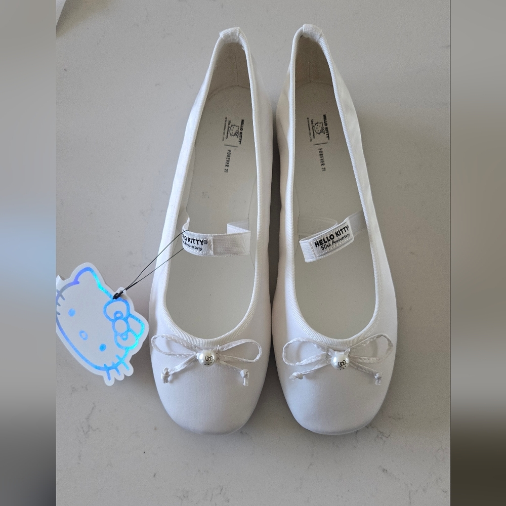 Hello Kitty Ballerina White Flats with Bow Detail - Picture 2 of 15